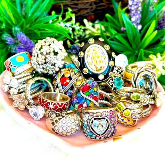 Feel the Magic while you shop ✨ 🪄✨Bundle your likes “♥️” Magically 30% off ✨🪄✨ - Picture 13 of 16